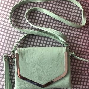 Very spacious cross body bag!